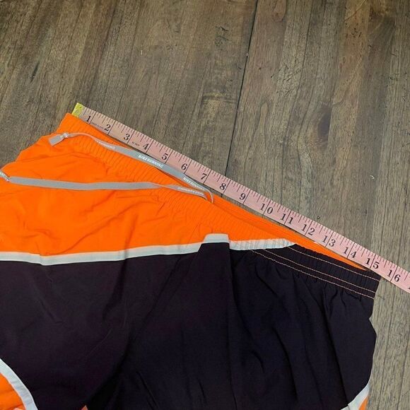 Nike Athletic Running Shorts w/ Back Pocket - Picture 5 of 11